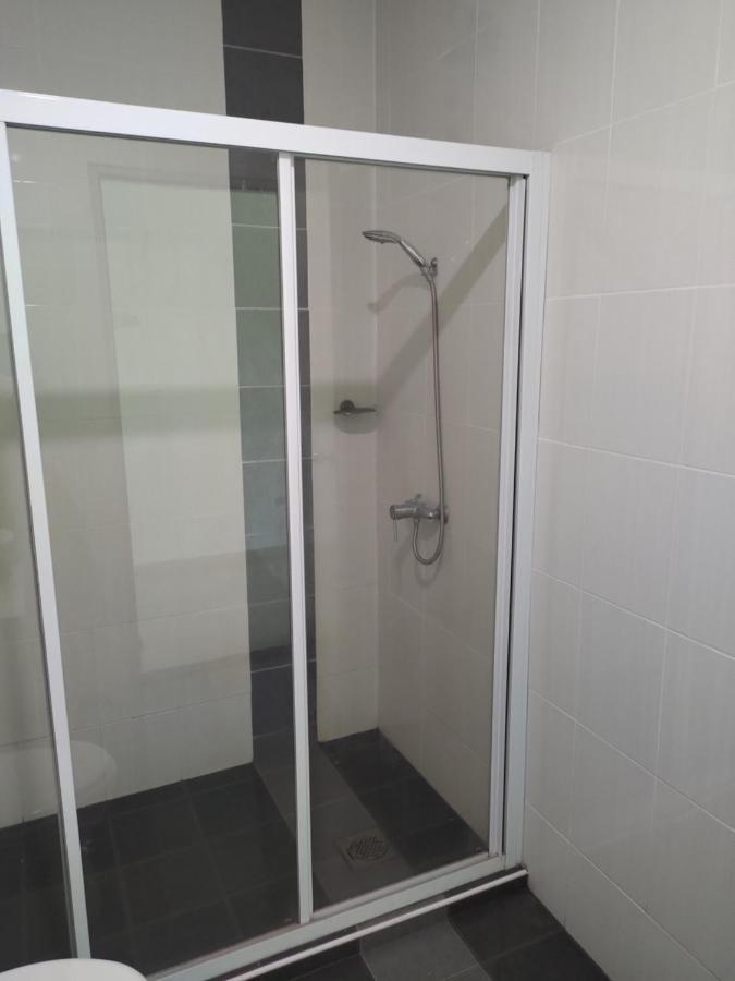 Marina Island Couple Home Stay Lumut Bagian luar foto